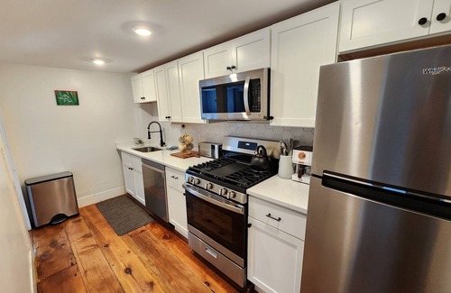 Marblehead Apartment | The Sailor’s Retreat – Cozy Historic Apartment Rental in Marblehead, MA