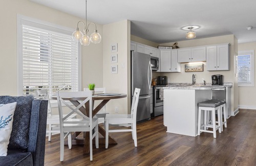 Atlantic Beach House | The Salty Pelican in Atlantic Beach NC