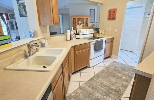 Port Malabar House | The Sanctuary Cove: Pool, Beach, Coastal, Tiki BAR vibes!