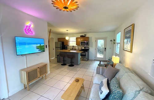 Gulfport House | The Sand Dollar – Charming Bungalow in Gulfport, Minutes from Downtown St. Pete