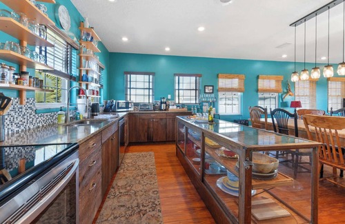 St. Augustine House | The Sand Euro - 4BR/3.5A Family Home near Beach & Downtown!
