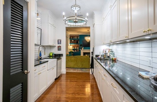 Oxford House | The Saucer Magnolia Suite by Velvet Ditch Villas