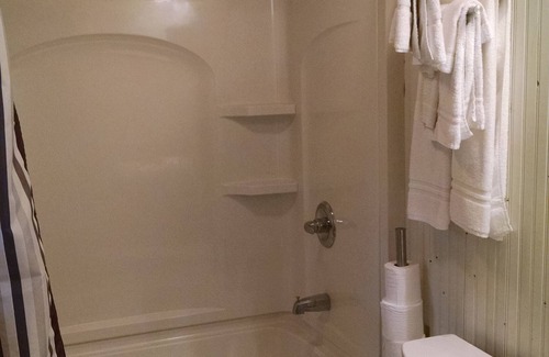 Saugatuck Hotel | The Saugatuck Retro Resort Motel