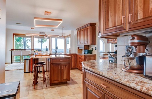 Hendersonville House | The Scenic View: Fully Equipped Home, Mountain Views, Workspaces, and Gym