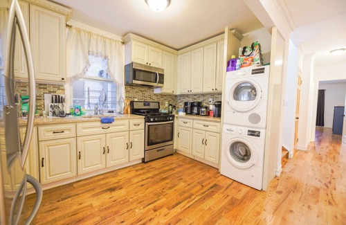 Crown Heights House | The Schenectady House - Unit 2 Single Occupancy/Shared Bath & Common Areas