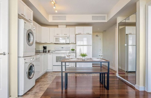 Varsity Apartment | The Scholar - Near University, Parks & Shopping