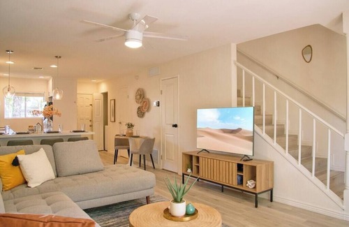 Fashion Square House | The Scott Getaway - Walkable to Old Town, remodeled space, heated pool!