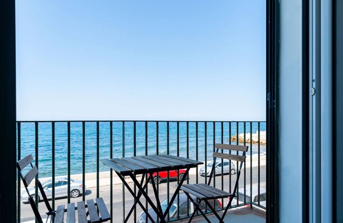 Municipio 5 Apartment | The Sea Outside Apartment 02 by Wonderful Italy