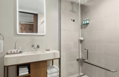 Atlantic City Hotel | The Seahaus Hotel, Atlantic City Boardwalk, a Tribute Portfolio Hotel