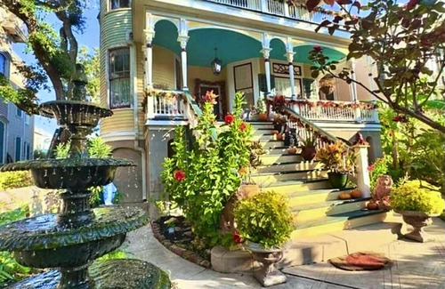 Galveston House | The Sealy Suite
