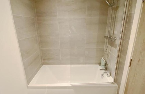 Bournemouth Apartment | The Seaside Maisonette. Free Parking/Close To Town