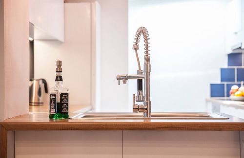 Nea Chora Apartment | The Secret Loft, 2min walk from the beach! High Tech and luxurious