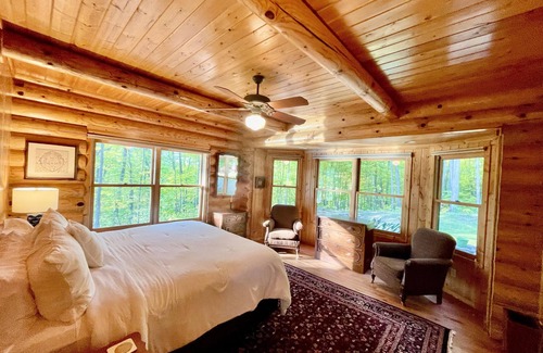 Stone Lake Cabin | The Seven Oaks Lodge - The perfect north woods experience awaits you.