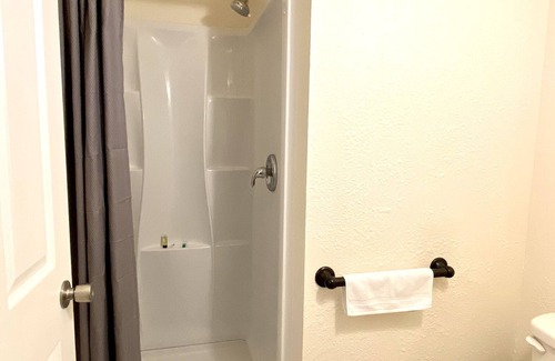 Alderwood Manor Apartment | The Sever: Studio Guest Suite