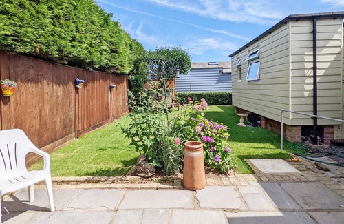 Selsey Cottage | The Shack - Selsey - a lodge/cabin that sleeps 6 guests in 3 bedrooms