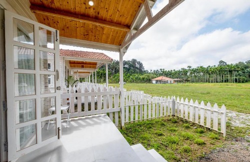 Virajpet House | The Shed, 1br cottage, Stay, Dine and Fitness by Roamhome
