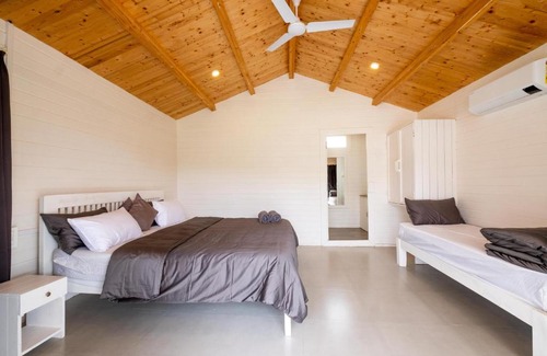 Virajpet House | The Shed, 1br cottage, Stay, Dine and Fitness by Roamhome