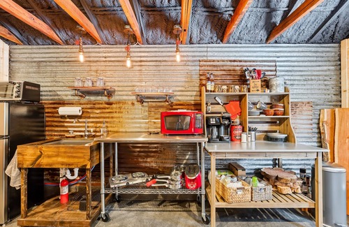 Hermann Apartment | The Shed for Couples Only!-Hermann