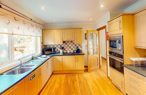 Aviemore Ski Chalet | The Shieling - large Aviemore hot tub lodge