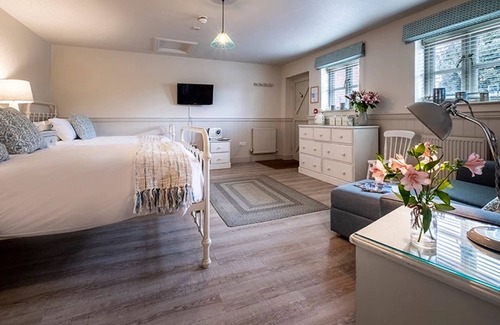Dunwich Hotel | The Ship at Dunwich