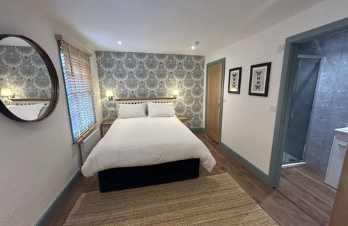Chelmsford Hotel | The Ship