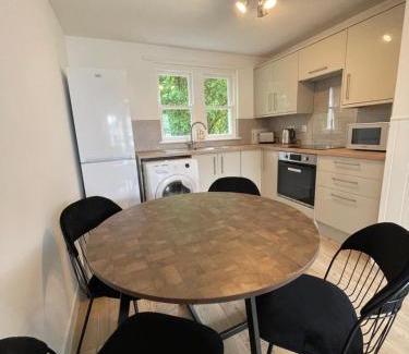 Gatehouse-of-Fleet Apartment | The Ship Inn's Cabin