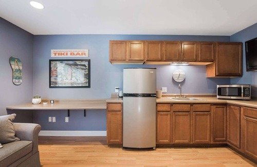 Elkhart Lake Hotel | The Shore Club Wisconsin, Ascend Hotel Collection