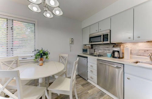 Acme Condo | The Shores Beach Front Condo Unit 5593