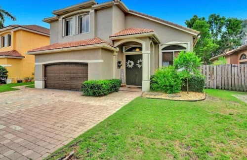 Homestead House | The Shores House @ Keys Gate