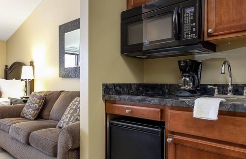 Acme Condo | The Shores Lake Views Condo Unit 5693
