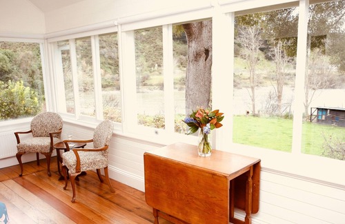 Whanganui Apartment | The Signal Box-Riverside Accommodation