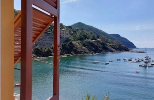 Sestri Levante Apartment | The Silent bay sea under Home
