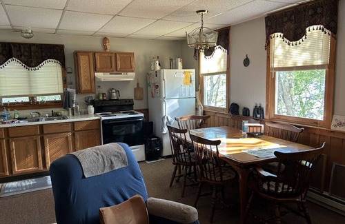 Shapleigh House | The Silver Lake Oasis