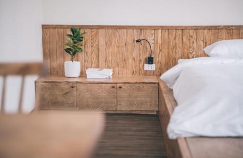 Lang Ha Apartment | The Silver Lantern Hanoi-Urban Escape with Balcony Access-Coffee 24-7