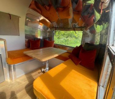 Monyash Apartment | The Silver Spirit