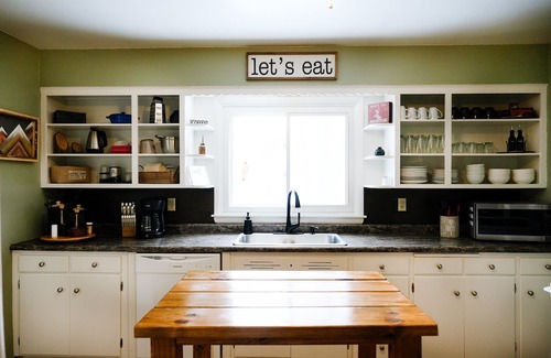 Ironwood House | The SISU Shack, 5 mins from hospital, Belle trail