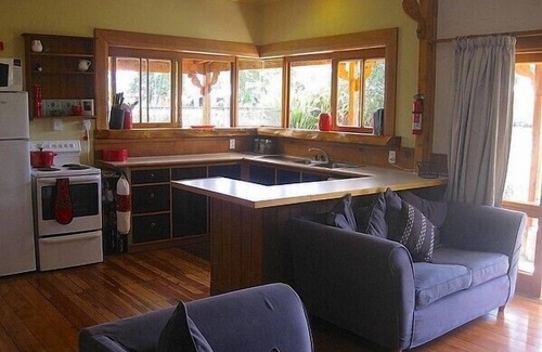 Rangataua Cottage | The Ski House on Miharo - Rangataua Holiday Home
