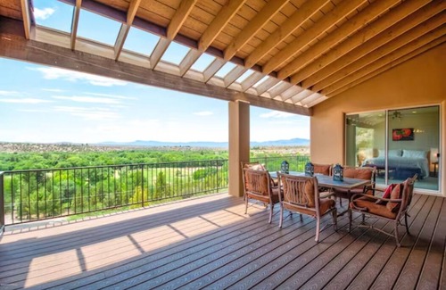 Cornville House | The Sky House Amid The Vineyards near Sedona