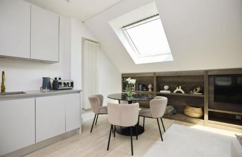 Shaftesbury Apartment | The Skylight One-Bed at Elspeth Road