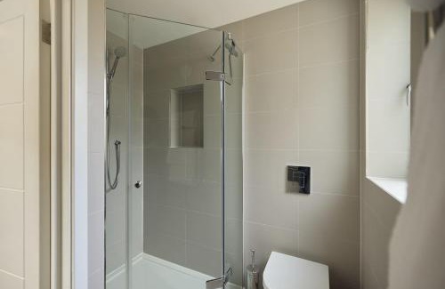 Shaftesbury Apartment | The Skylight One-Bed at Elspeth Road