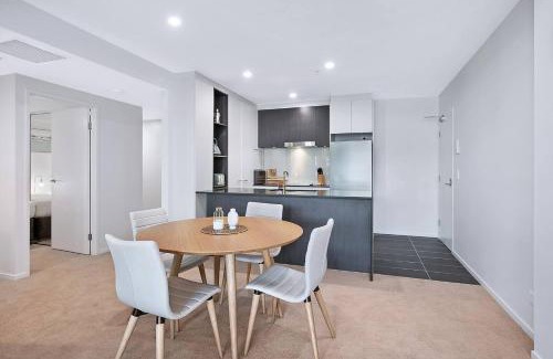 Newstead Apartment | The Skyring - Effortless Resort-style Living