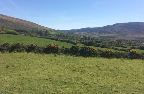 Cahirciveen Cottage | THE SLATE HOUSE, family friendly in Cahersiveen, County Kerry