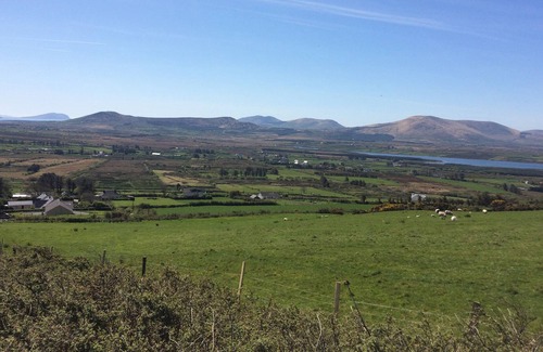 Cahirciveen Cottage | THE SLATE HOUSE, family friendly in Cahersiveen, County Kerry