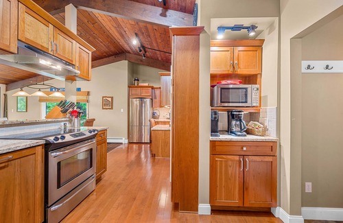 Killington House | The Slippery Slope Chalet at Pico: Ski-In/Ski-Out Escape at Pico Mountain & Close to Killington.