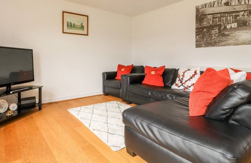 Hurst Green Cottage | THE SMITHY, family friendly, character holiday cottage in Hurst Green