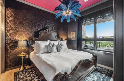Edgehill House | The Smokeshow on Music Row near Broadway in Downtown Nashville- Pool, Gym, Patio