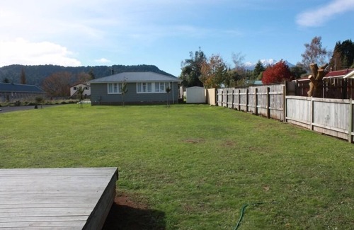 Ohakune House | The Snow House - Warm quiet space for 2-3 families