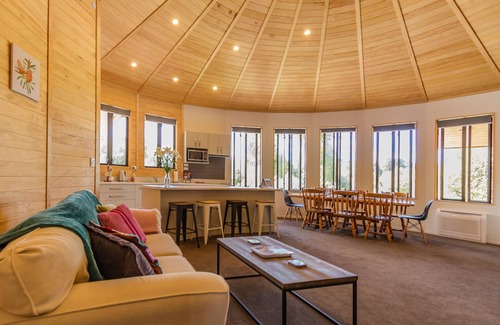 Ohakune Cottage | The Snowglobe - Ohakune Modern Yurt Style Chalet
