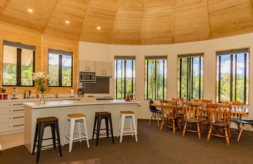 Ohakune Cottage | The Snowglobe - Ohakune Modern Yurt Style Chalet