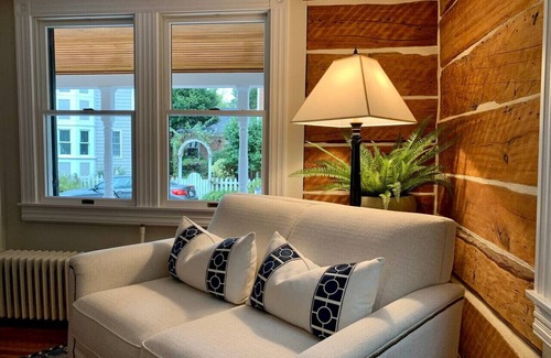 St. Michaels Bed & Breakfast | The Snuggery Inn & Suites Sea Grass Room